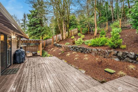 6700 81st Avenue SE Mercer Island WA 98040