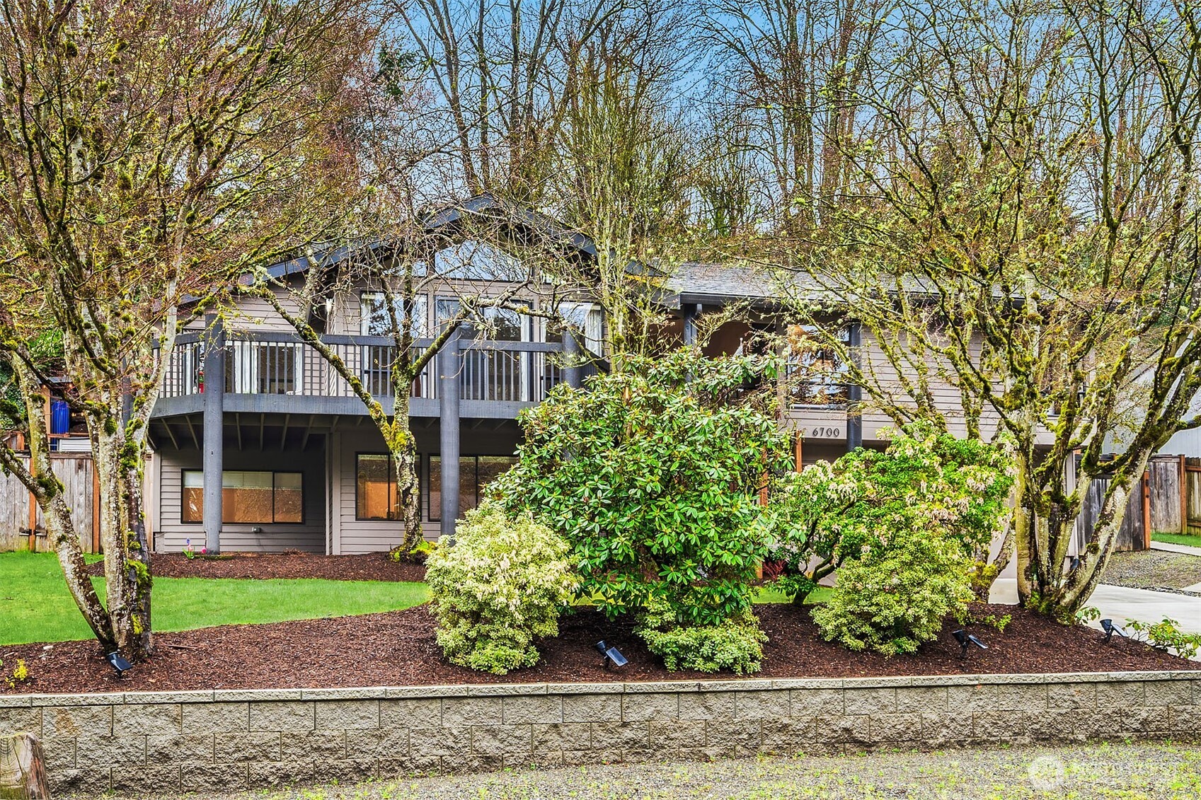 6700 81st Avenue SE Mercer Island WA 98040