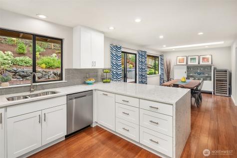 6700 81st Avenue SE Mercer Island WA 98040