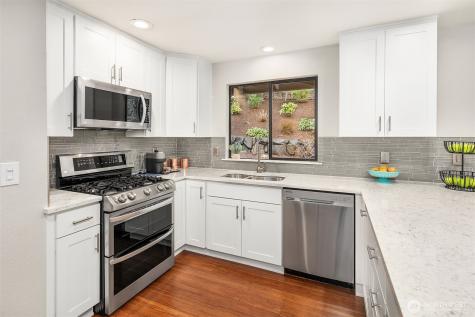6700 81st Avenue SE Mercer Island WA 98040