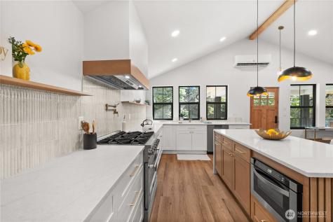 2212 N 46th Street Seattle WA 98103