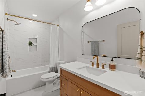 2212 N 46th Street Seattle WA 98103