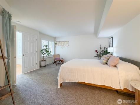 5807 14th Drive W Everett WA 98203
