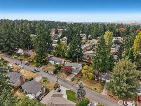 1261 150th Avenue SE Bellevue WA 98007