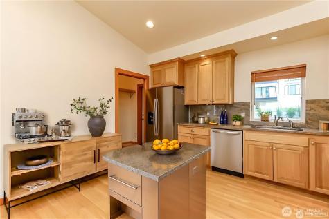6121 Madrona Drive NE Tacoma WA 98422