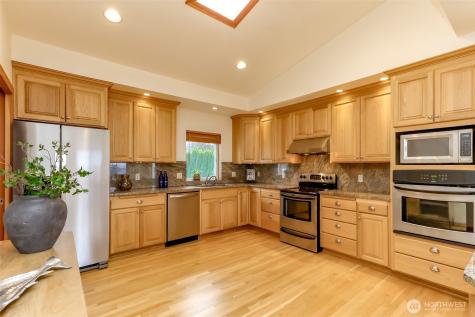 6121 Madrona Drive NE Tacoma WA 98422