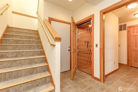 6121 Madrona Drive NE Tacoma WA 98422