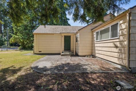 2004 143rd Seattle WA 98133
