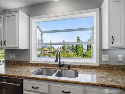 4029 Crystal Ridge Drive SE Puyallup WA 98372