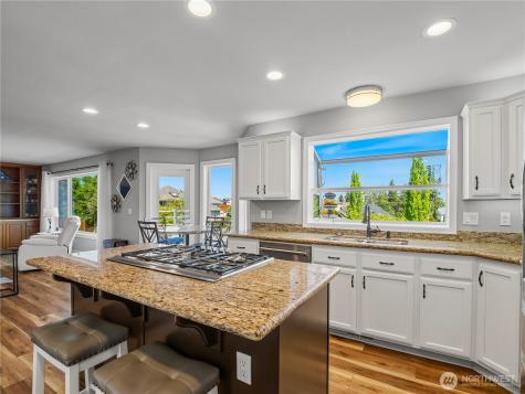 4029 Crystal Ridge Drive SE Puyallup WA 98372