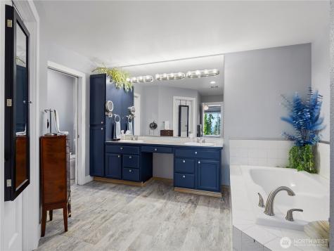 4029 Crystal Ridge Drive SE Puyallup WA 98372