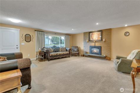 2727 108th Avenue E Edgewood WA 98372