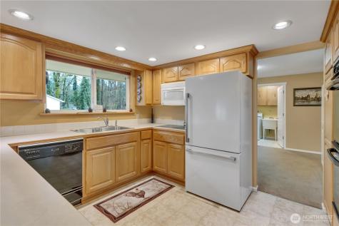 2727 108th Avenue E Edgewood WA 98372