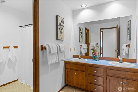 409 NW 162nd Street Shoreline WA 98177
