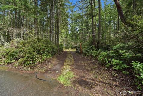 5008 Bridletree Drive NW Bremerton WA 98312