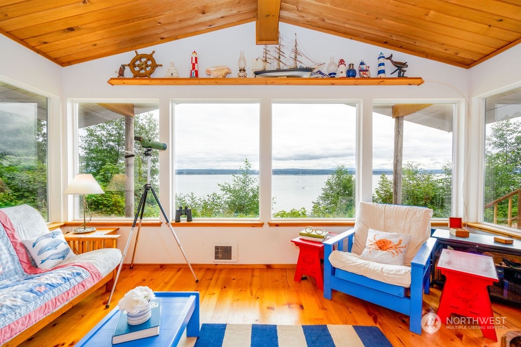 36 Beach Way Hat Island WA 98206
