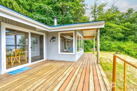 36 Beach Way Hat Island WA 98206