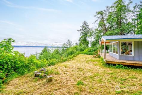 36 Beach Way Hat Island WA 98206