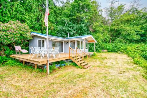 36 Beach Way Hat Island WA 98206