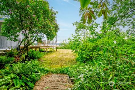 36 Beach Way Hat Island WA 98206
