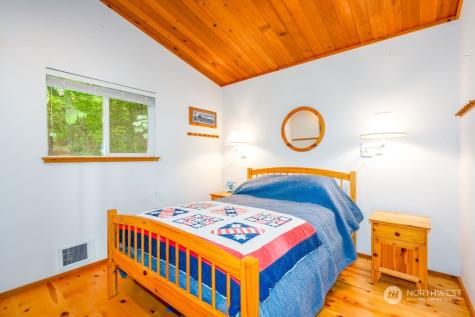 36 Beach Way Hat Island WA 98206