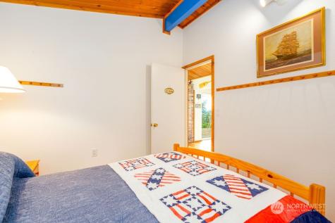 36 Beach Way Hat Island WA 98206