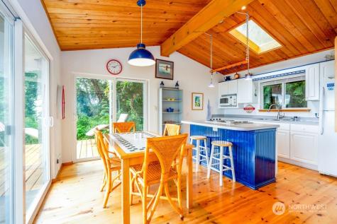 36 Beach Way Hat Island WA 98206
