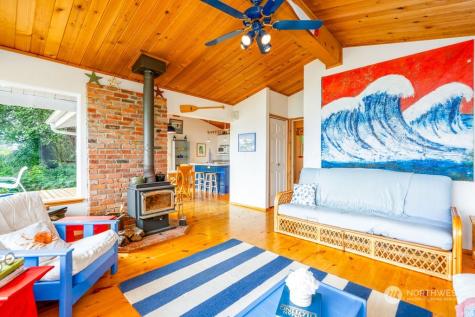 36 Beach Way Hat Island WA 98206