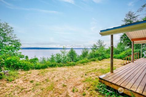 36 Beach Way Hat Island WA 98206