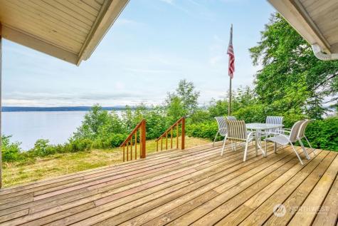 36 Beach Way Hat Island WA 98206