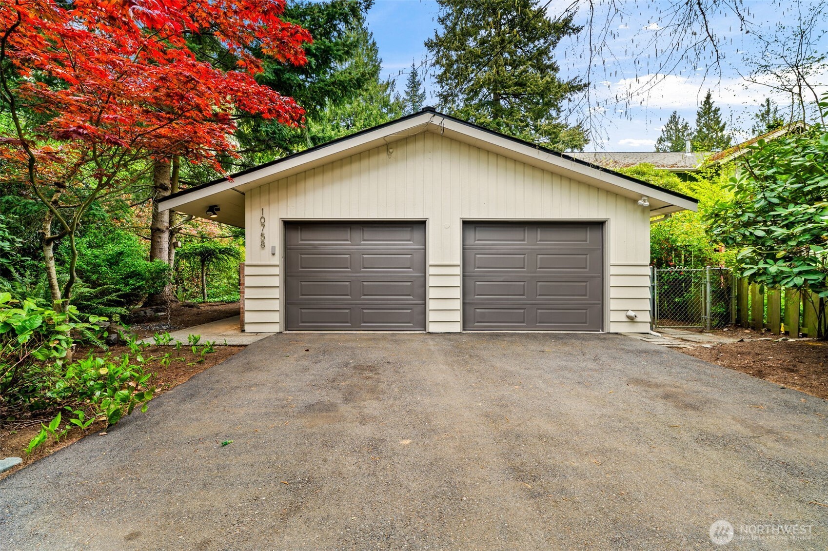 10758 Ashworth Avenue N Seattle WA 98133