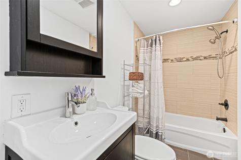 10758 Ashworth Avenue N Seattle WA 98133