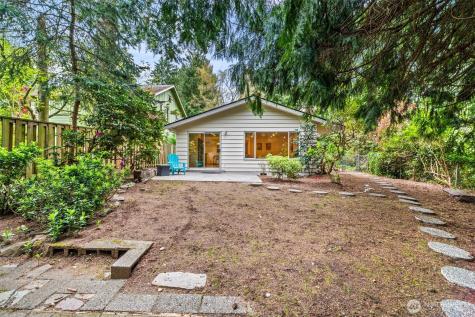 10758 Ashworth Avenue N Seattle WA 98133