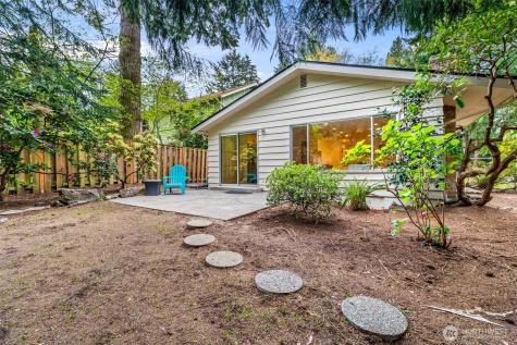 10758 Ashworth Avenue N Seattle WA 98133