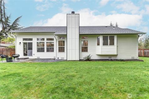 8223 27th Place NE Lake Stevens WA 98258