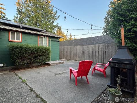 24212 52nd Avenue Mountlake Terrace WA 98043