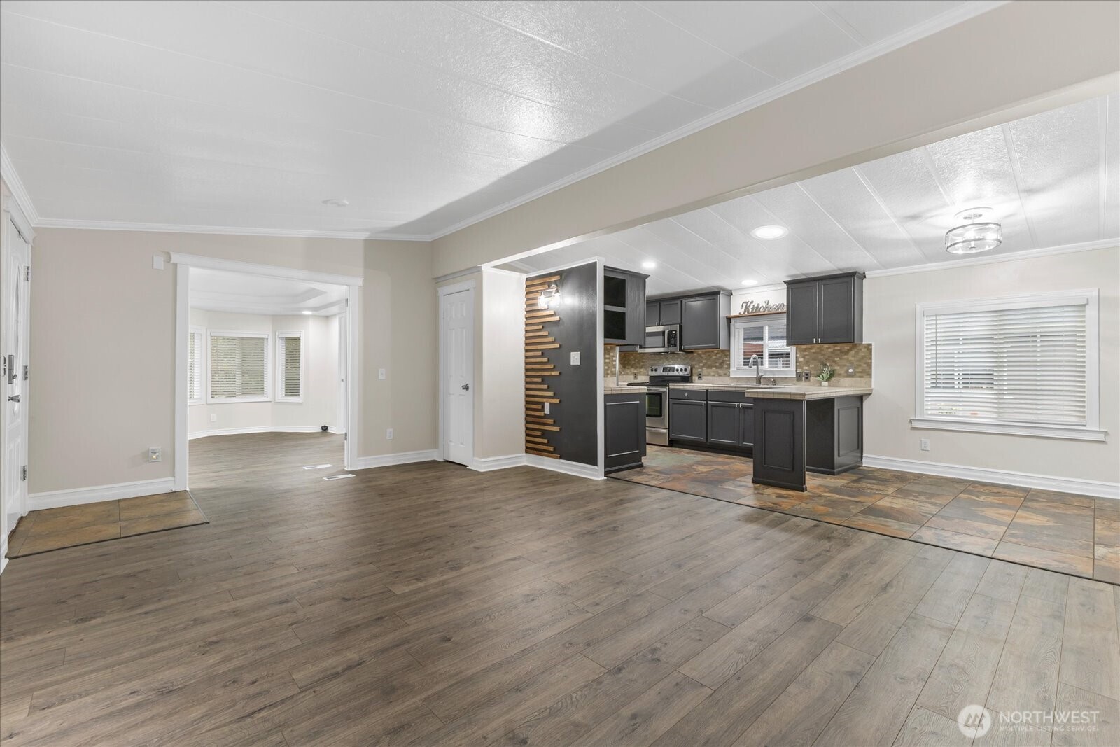 7701 Hardeson Road Everett WA 98203