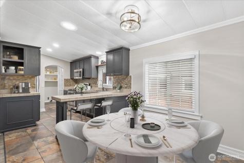 7701 Hardeson Road Everett WA 98203