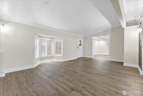 7701 Hardeson Road Everett WA 98203