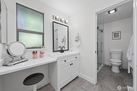 15932 SE 166th Place Renton WA 98058