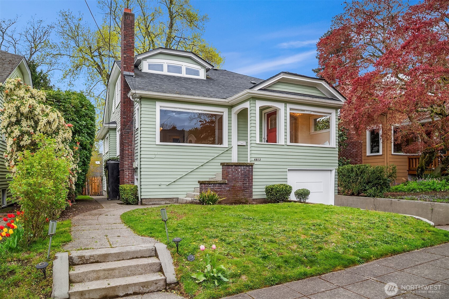 6813 17th Avenue NE Seattle WA 98115
