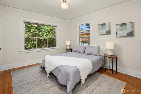 6813 17th Avenue NE Seattle WA 98115