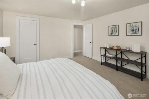 6813 17th Avenue NE Seattle WA 98115