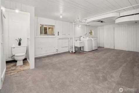 6813 17th Avenue NE Seattle WA 98115