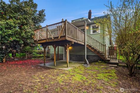 6813 17th Avenue NE Seattle WA 98115