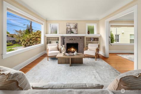 6813 17th Avenue NE Seattle WA 98115
