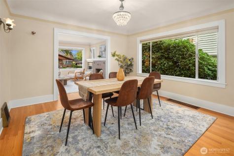 6813 17th Avenue NE Seattle WA 98115