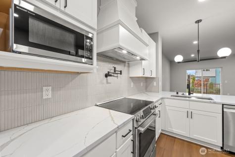 16823 Alder Way Lynnwood WA 98037