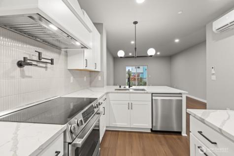 16823 Alder Way Lynnwood WA 98037