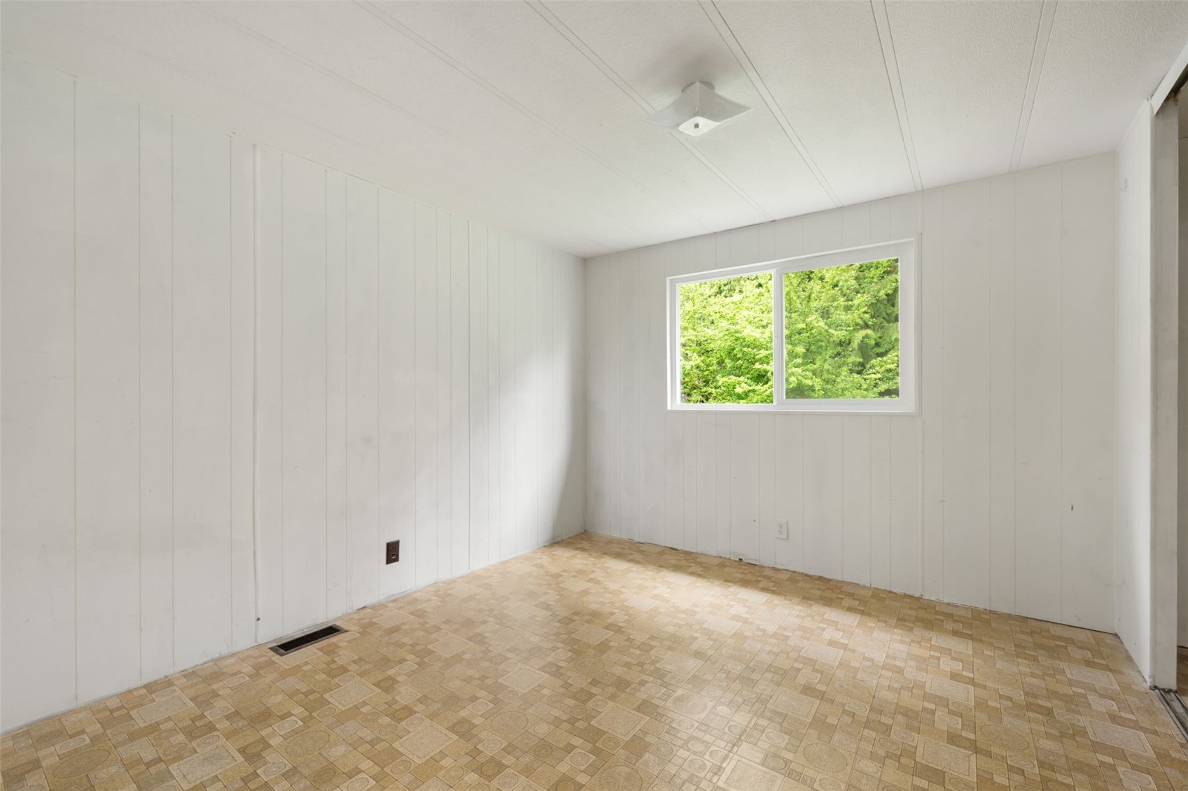 1916 Key Peninsula Highway NW Lakebay WA 98349